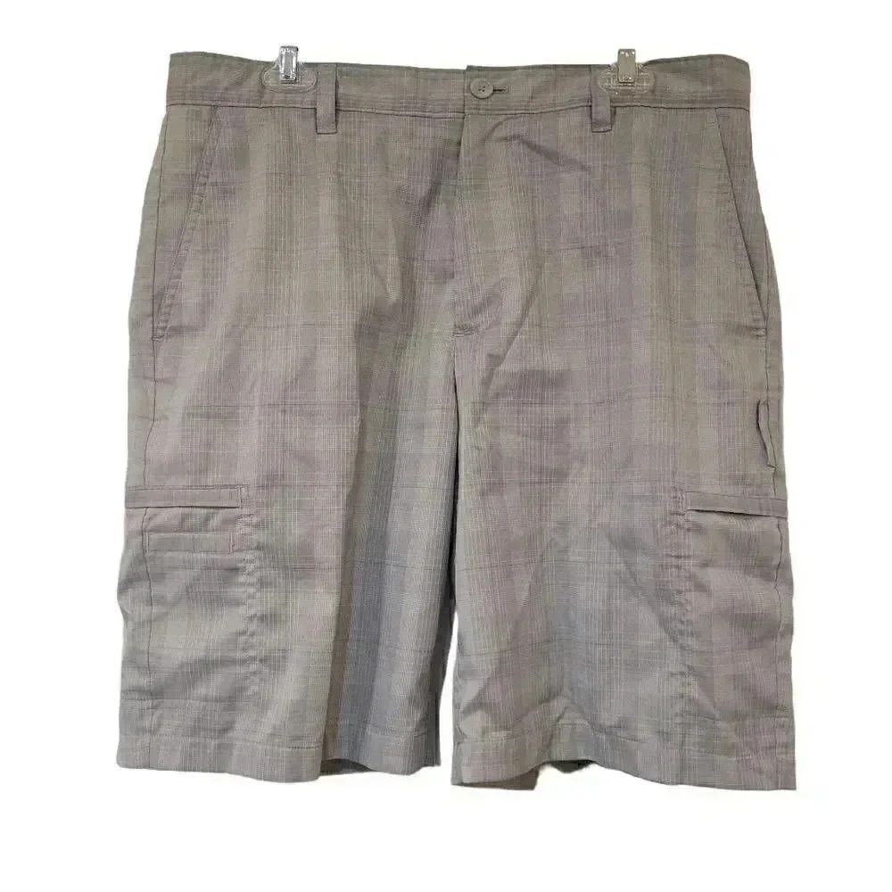 Greg Norman Men's Gray Plaid Poly/Spandex Flat Front Golf Shorts EUC